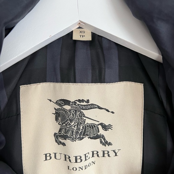 Burberry Navy and Gold Jacket with Black Fur Collar XS - Picture 2 of 6